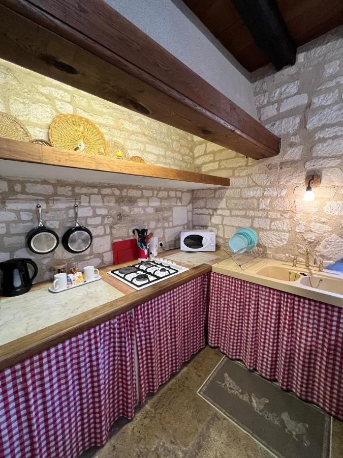 La Maison D'Alienor - Gites De Caractere A Chablis - 89 Exterior photo